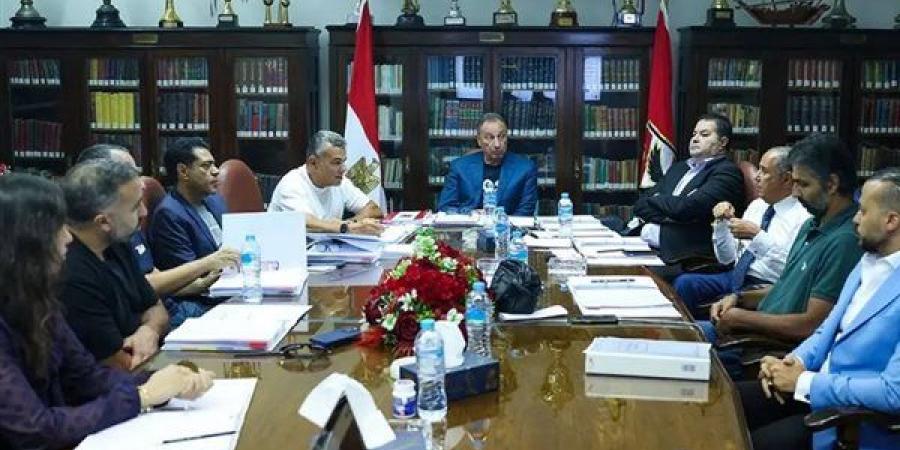 نجم الأهلي السابق يفتح النار على إدارة الخطيب.. ماذا قال؟