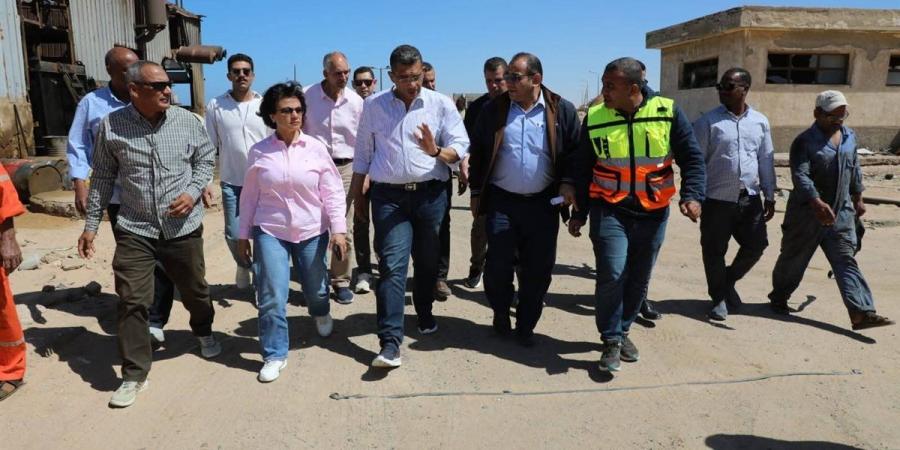 محافظ البحر الأحمر يعزز منظومة الطاقة بمولدين جديدين في أبو رماد