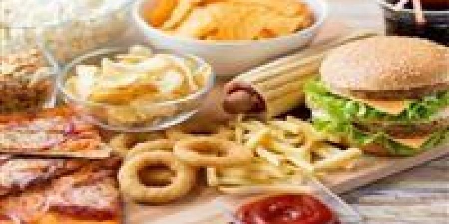 تحذير خطير ..أطعمة تسبب الصداع النصفي ومشاكل في الصحة العقلية