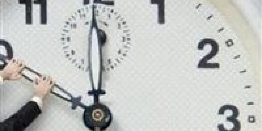 عودة التوقيت الصيفي 2026 في مصر.. موعد تقديم الساعة رسميًا وفق القانون الجديد