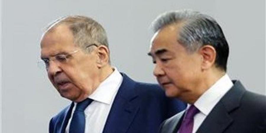 وزيرا خارجية الصين وروسيا يناقشان الصراع الأمريكي الإيراني والأزمة الأوكرانية