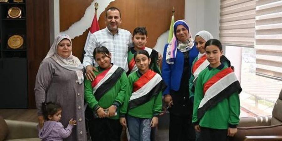 طلاب الزهور يناقشون مشكلات العاشر مع رئيس الجهاز