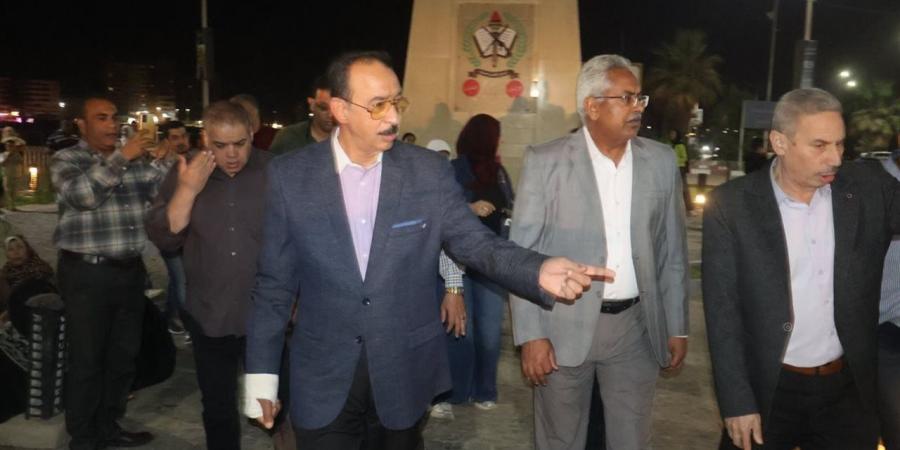 جولة مفاجئة على المراسي النيلية.. ومحافظ سوهاج: «مش هنرحم المقصرين»