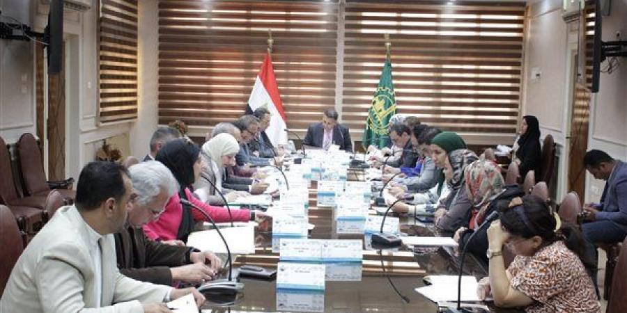 محافظ القليوبية يترأس اجتماع مجلس إدارة المناطق الصناعية لبحث طلبات المستثمرين