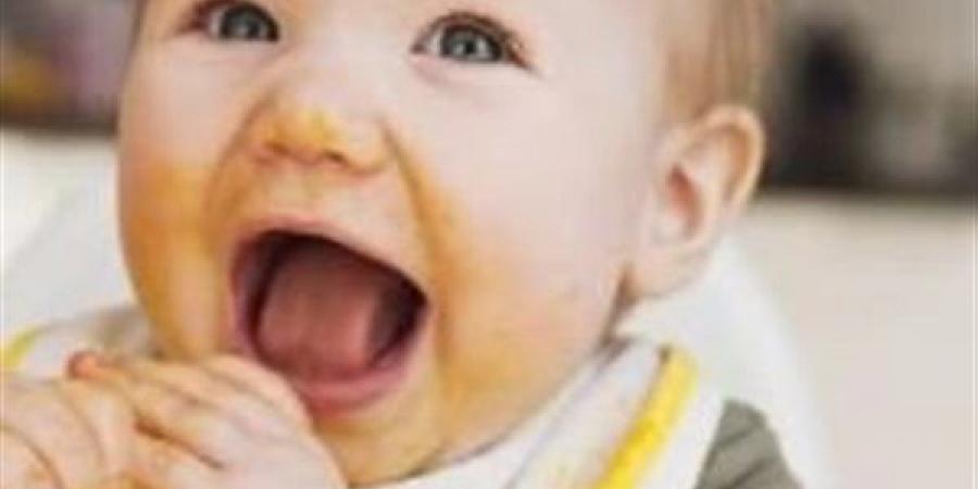 الخضروات المطهية أبرزها.. أطعمة يمكن لطفلك الرضيع تناولها باليد