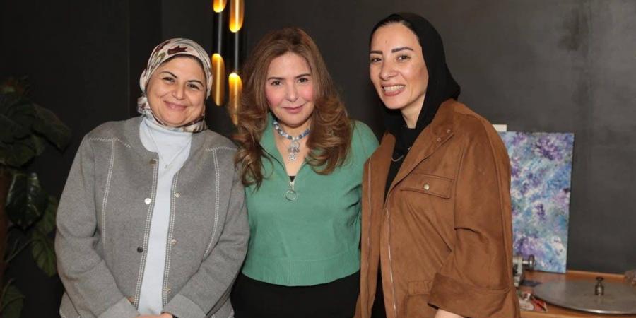 بطولة صابرين وإيهاب فهمي.."أبواب مفتوحة" مسلسل إذاعي يتناول برامج وزارة التضامن الاجتماعي