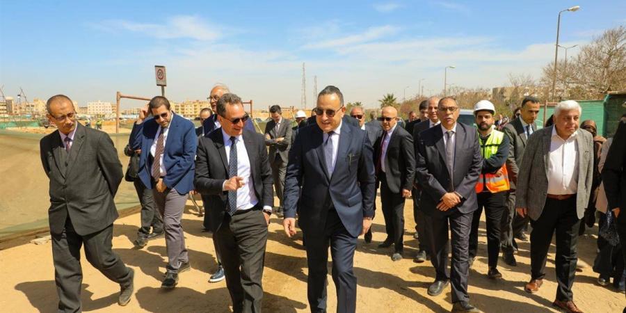 وزير التعليم العالي يتفقد أعمال الحرم الجديد للجامعة الأهلية الفرنسية