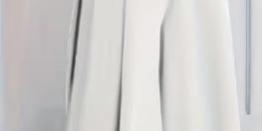 أحدث صيحات الجمبسوت لموضة ربيع 2026.. أناقة تجمع الراحة والجرأة