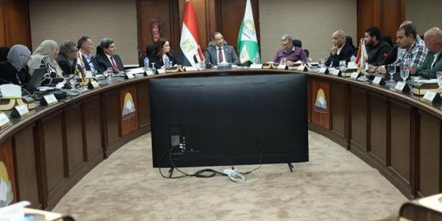 محافظ الجيزة يجتمع بمجلس إدارة التسويق لتعظيم الموارد