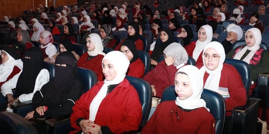 بالتعاون مع وحدة "تصدوا معنا".. مواجهة الشائعات وأثرها على الأمن القومي بجامعة سوهاج