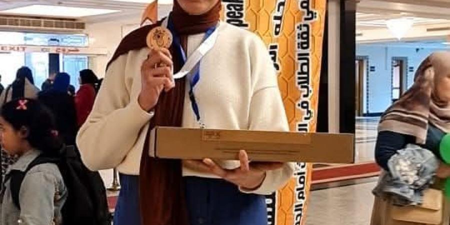 فوز طالبتين بأزهر الإسماعيلية في مسابقة نحلة التهجي بالإنجليزي