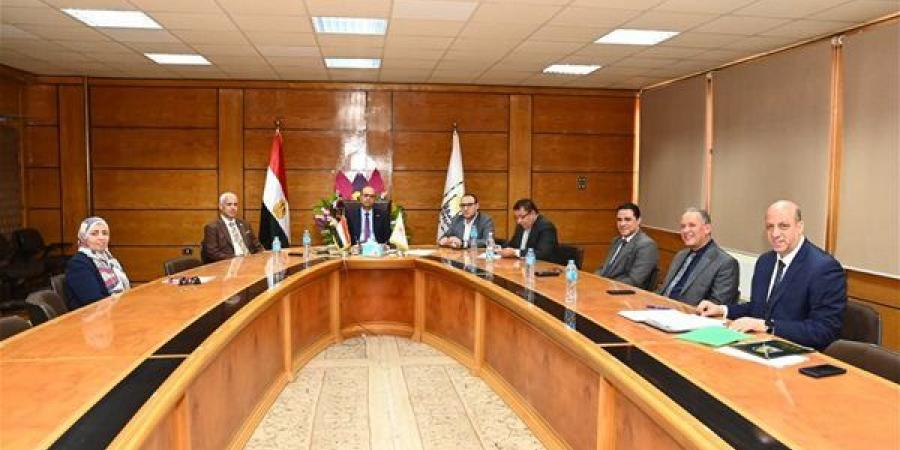 اختيار قيادات جديدة.. رئيس جامعة أسيوط يترأس لجنة انتقاء أمين عام مساعد الجامعة