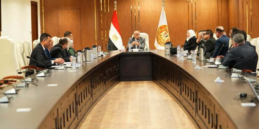 وزير العمل لنواب الشعب: خدمة المواطن بشكل لائق وكريم هدفنا المشترك وباب مكتبي مفتوح للجميع