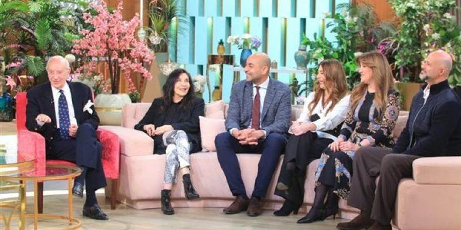 ظهور أول لأبناء وأحفاد محمد عبدالوهاب معًا في برنامج "معكم منى الشاذلي"