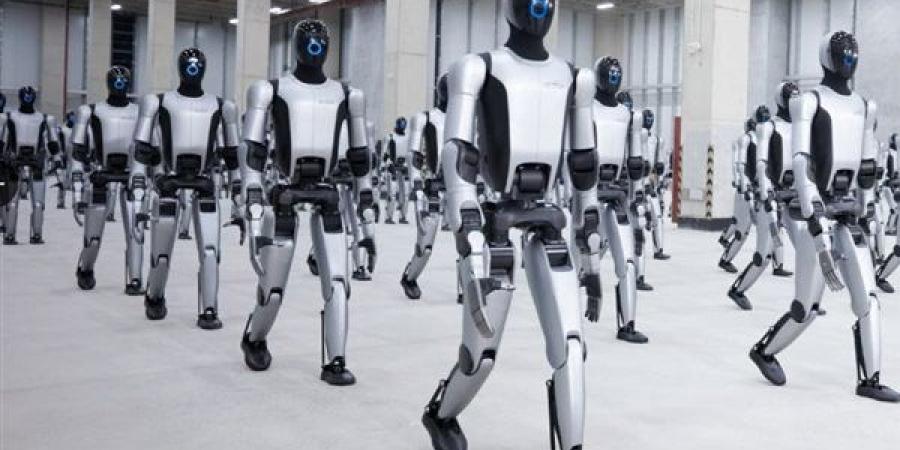 ثورة داخل المصانع.. تسلا تكشف موعد إنتاج الروبوتات البشرية