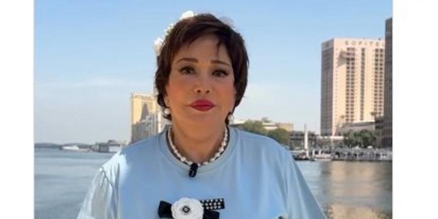 لبلبة تبهر جمهورها وتتحول إلى مذيعة في شم النسيم (فيديو)