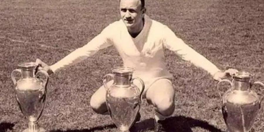 وفاة أسطورة ريال مدريد خوسيه سانتاماريا عن 96 عامًا