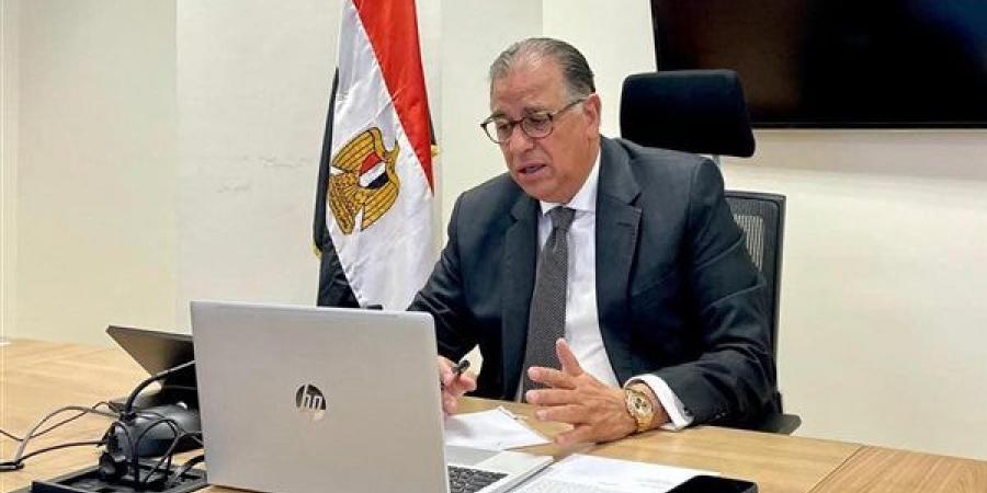 نائب وزير الخارجية يلتقي مجموعة من المصريين في الخارج للاستماع لمطالبهم