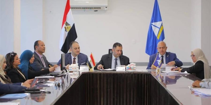 تسليم جهاز سكر وتوفير فرص عمل في لقاء المحافظ بالمواطنين في دمياط