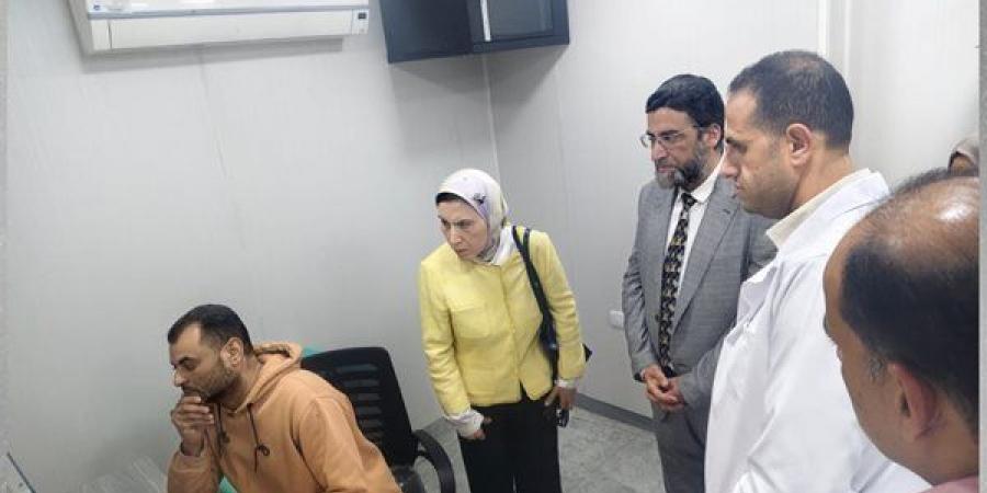 عميد طب المنصورة الجديدة في زيارة لمستشفى جمصة