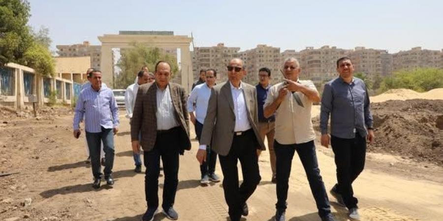 بتكلفة 15 مليون جنيه.. محافظ المنيا يعاين موقع تطوير الإمتداد الجنوبي لكورنيش النيل