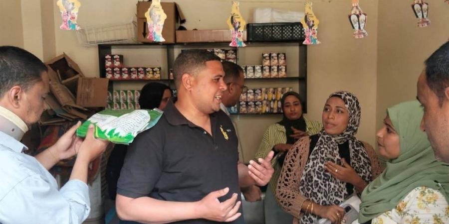 حملة تفتيشية لمتابعة صلاحية السلع واللحوم بمركز قوص