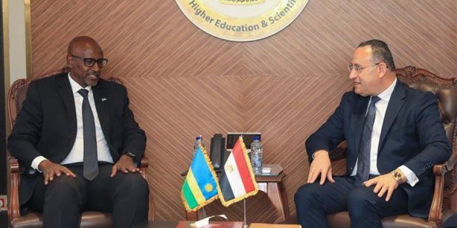 لتعميق التعاون.. وزير التعليم العالي يستقبل نظيره الرواندي