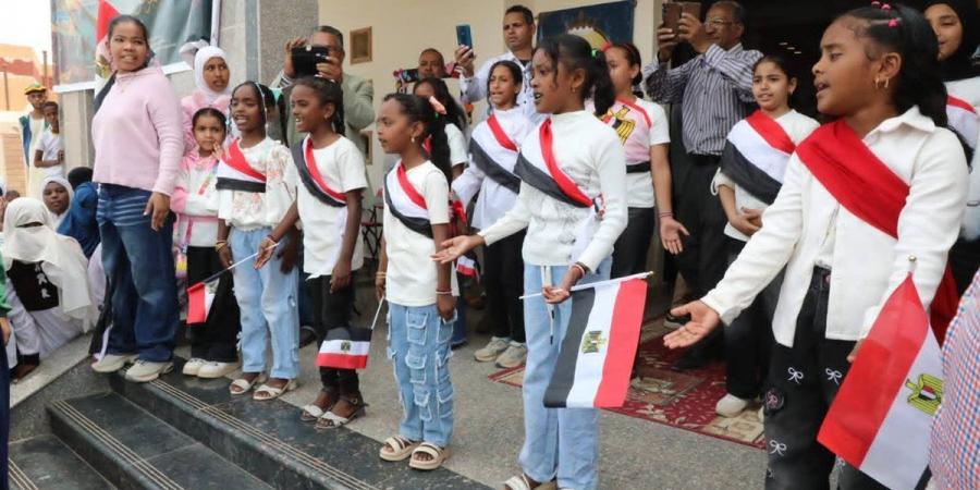 محافظ البحر الأحمر ووزيرة الثقافة يتفقدان معرض الشلاتين للكتاب في نسخته الثالثة