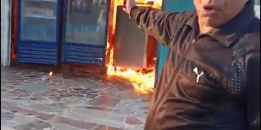 إضرام النار في كشك بالقصاصين الجديدة.. محافظة الإسماعيلية توضح تفاصيل الواقعة
