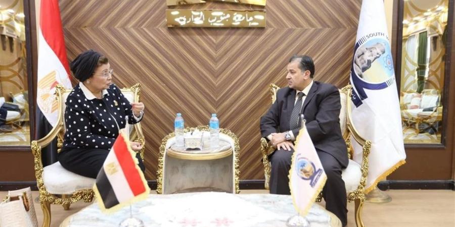 جامعة قنا تستعرض خريطة الأنشطة واللقاءات لطلابها الوافدين