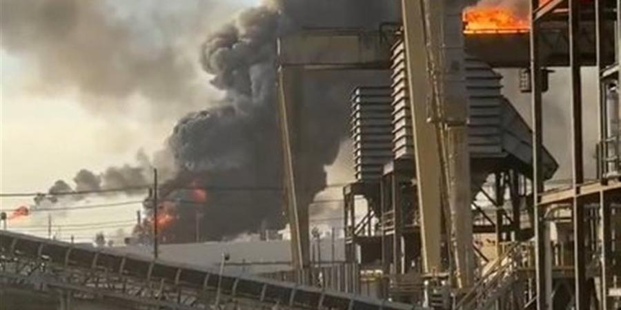 عاجل.. انفجارات ضخمة بمصفاة نفط في ولاية فيكتوريا بأستراليا