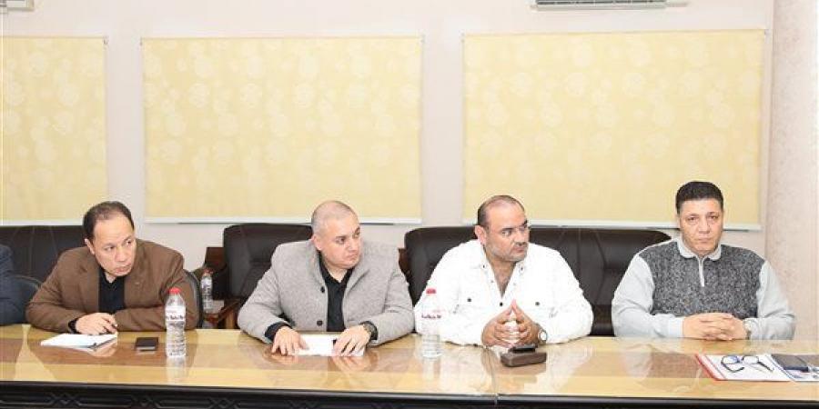 الدقهلية تبحث مشاكل المستثمرين المتعثرين بالمنطقة الصناعية بجمصة