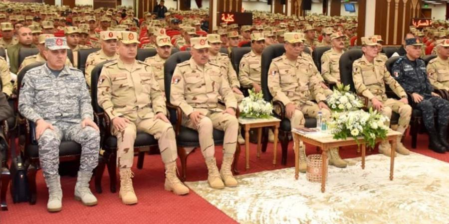 وزير الدفاع: القوات المسلحة والشرطة جناحي الأمة في الحفاظ على استقرار الوطن