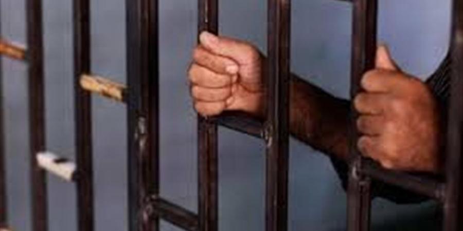 جريمة كشفها مفتش الصحة.. حبس عامل قتل نجله بعد وصلة تعذيب في الجيزة