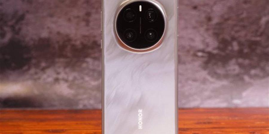 Honor تكسر حاجز المستحيل وتختبر بطارية خارقة بسعة 11000 مللي أمبير