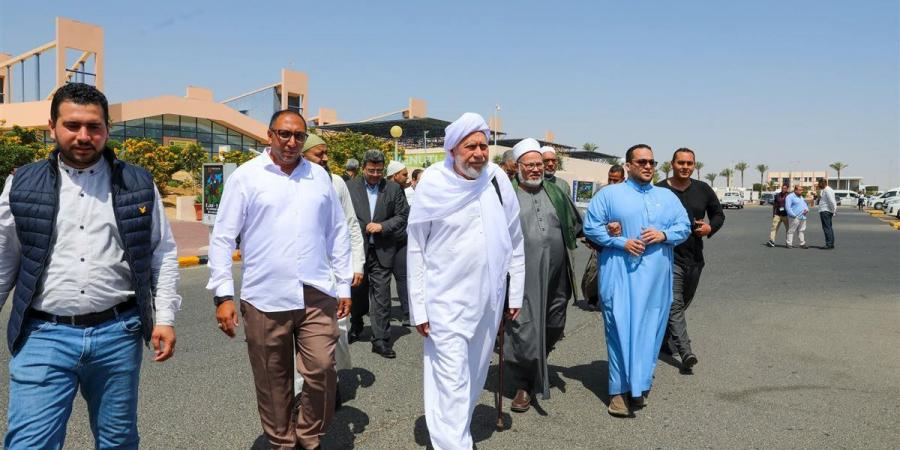 "مهنا والهدهد وبغدادي" يصلون البحر الأحمر للمشاركة في مولد الإمام الشاذلي (صور)