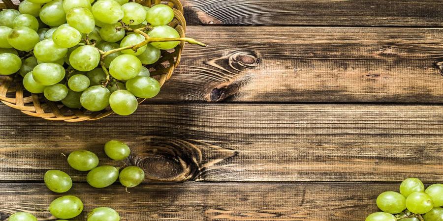 العنب الأخضر.. فوائد صحية مذهلة وتحذيرات يجب الانتباه لها