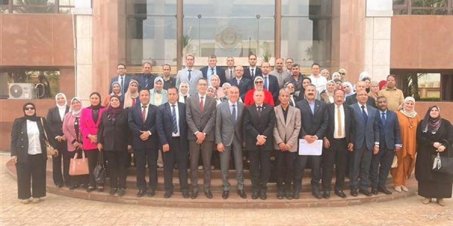 رئيس هيئة الاستعلامات يبحث مع قيادات "الإعلام الداخلي" خطة العمل بالمحافظات