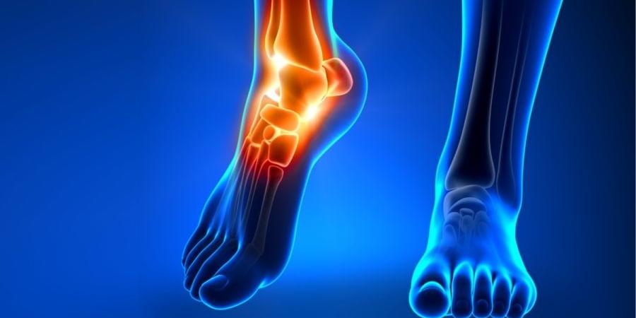 انتبه.. علامة مزعجة في القدمين قد تكشف أمراضا خطيرة