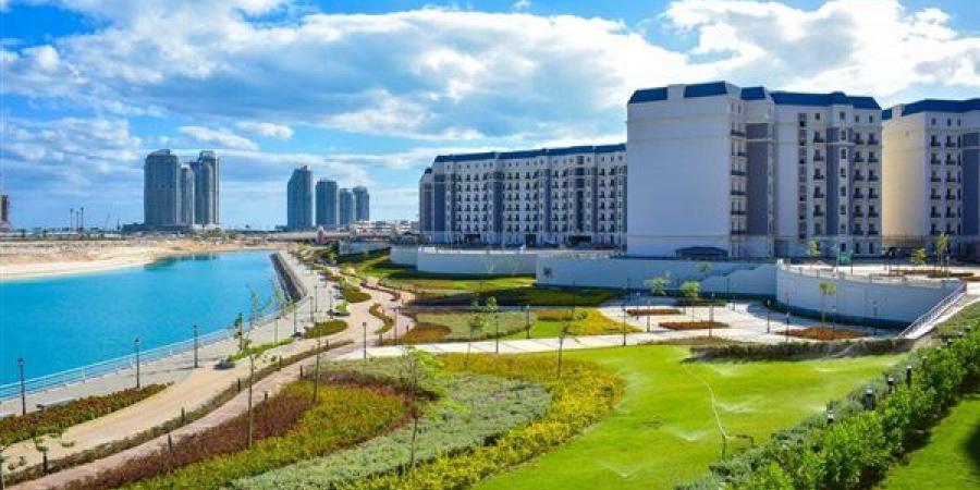 وزيرة الإسكان توجه بتكثيف العمل وإنجاز مشروعات العلمين الجديدة ومارينا