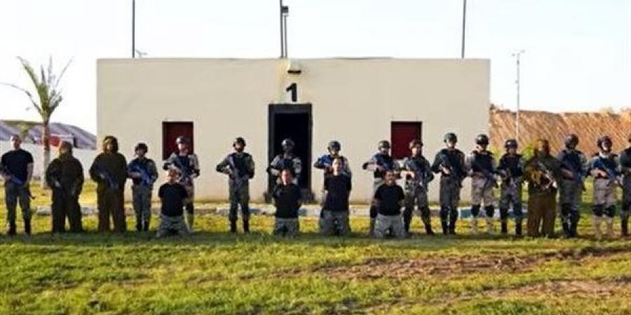 وزارة الداخلية تنظم برنامج تعايش بين طلبة أكاديمية الشرطة وطلاب الكلية الحربية