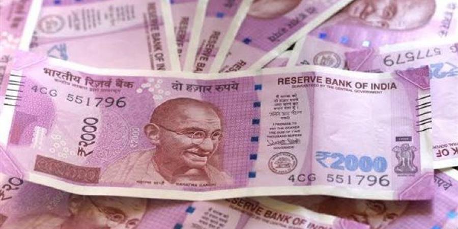 عاجل| المركزي الهندي يتدخل بقوة لكبح الدولار.. والروبية تقفز رغم ضغوط النفط