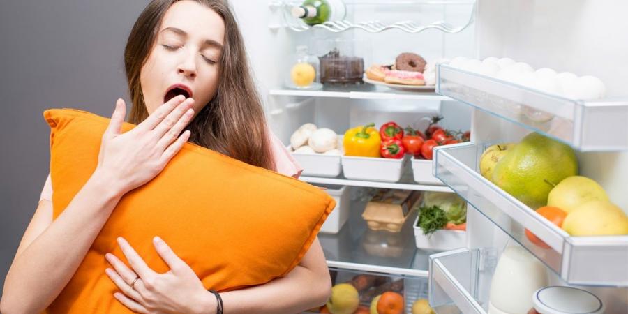 أطعمة تؤثر على جودة النوم.. عادات غذائية تحرمك من الراحة ليلًا