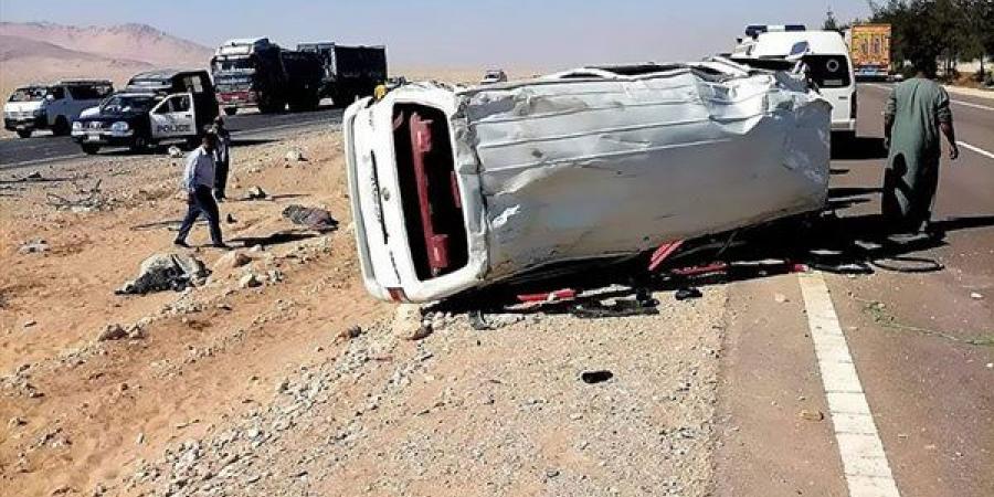 إصابة 7 أشخاص في انقلاب ميكروباص بطريق القاهرة أسيوط الغربي