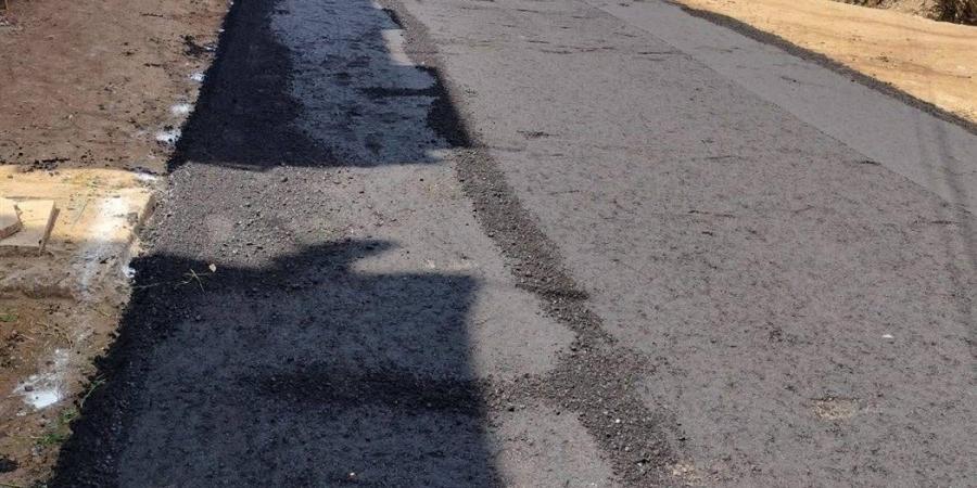 حياة كريمة.. رئيس مركز ومدينة كفر سعد بدمياط يتابع أعمال رصف طريق الطلمبات