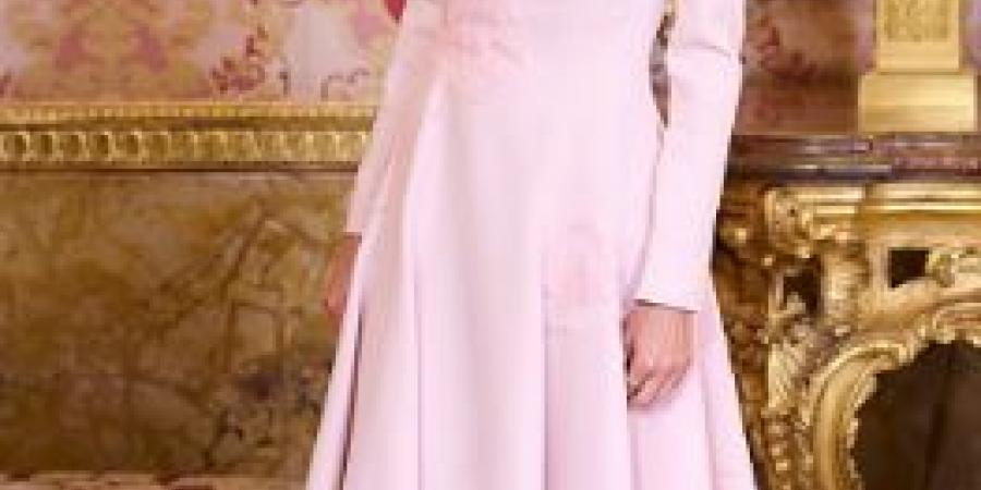 ألوان الباستيل.. الاختيار الأفضل لإطلالات الملكات والأميرات في ربيغ وصيف 2026