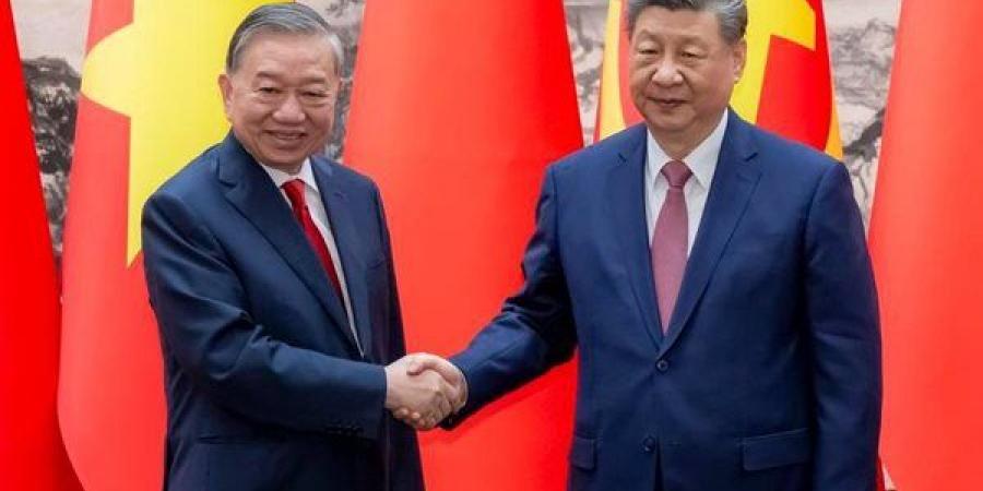 عاجل.. الصين تعرض تعزيز التعاون مع فيتنام في مشروعات السكك الحديدية