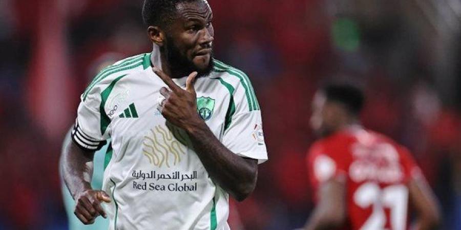 الأهلي يسجل التعادل أمام جوهور برأسية فرانك كيسيه