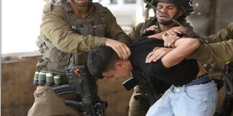 عاجل.. الاحتلال يشن حملة اعتقالات شمال القدس