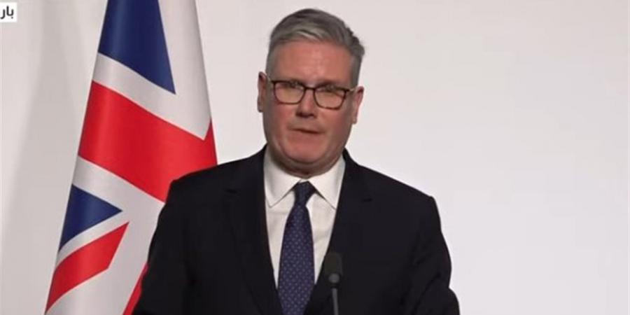 فور وصوله باريس.. "ستارمر" يتعهد بدعم إعادة فتح مضيق هرمز